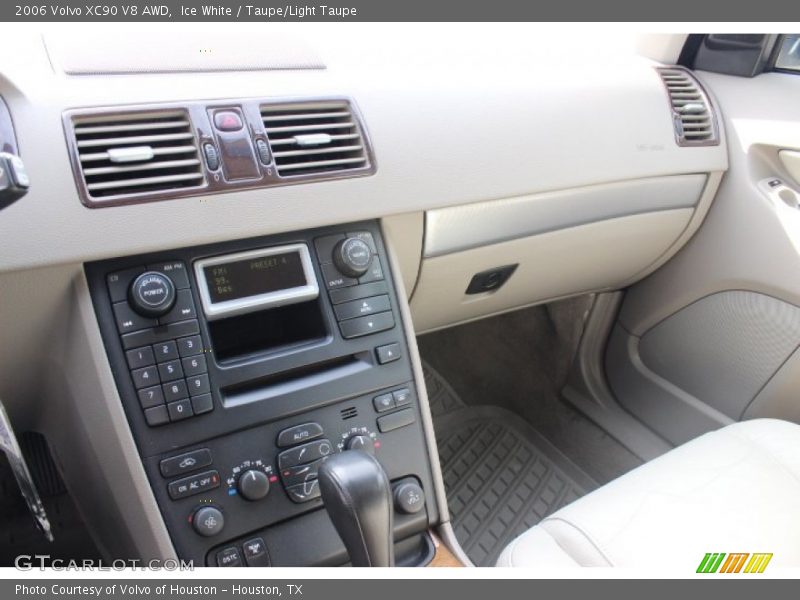Ice White / Taupe/Light Taupe 2006 Volvo XC90 V8 AWD