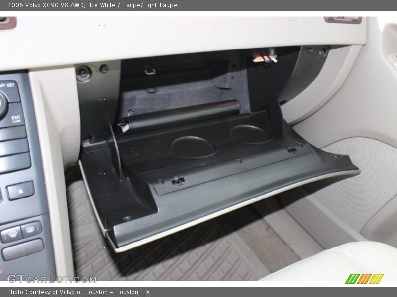 Ice White / Taupe/Light Taupe 2006 Volvo XC90 V8 AWD