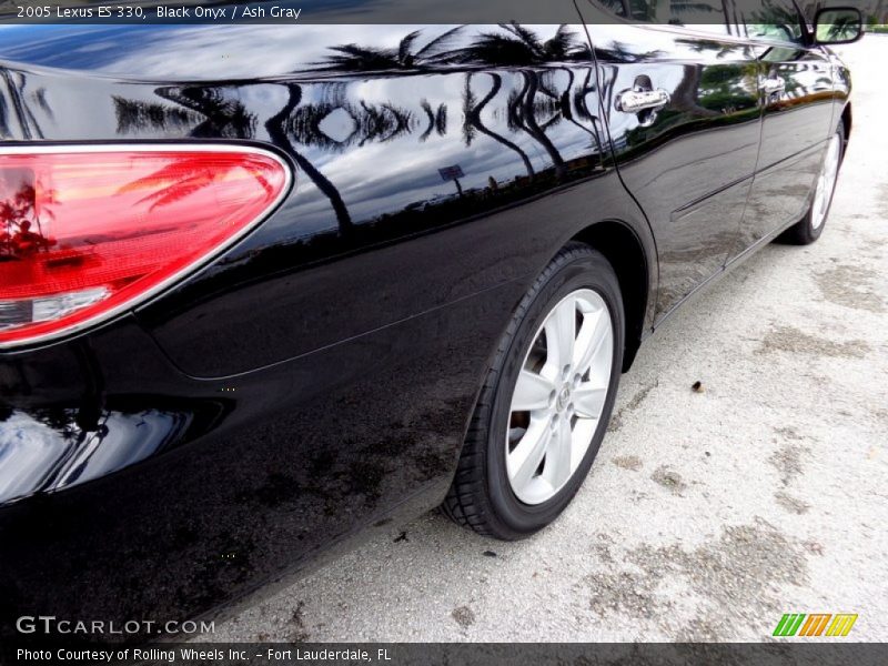 Black Onyx / Ash Gray 2005 Lexus ES 330