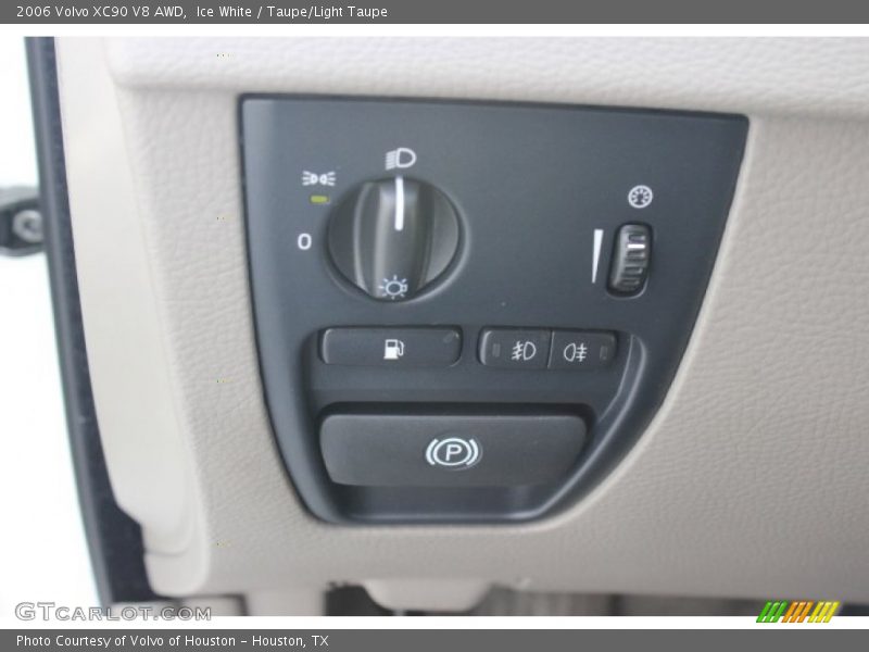 Ice White / Taupe/Light Taupe 2006 Volvo XC90 V8 AWD