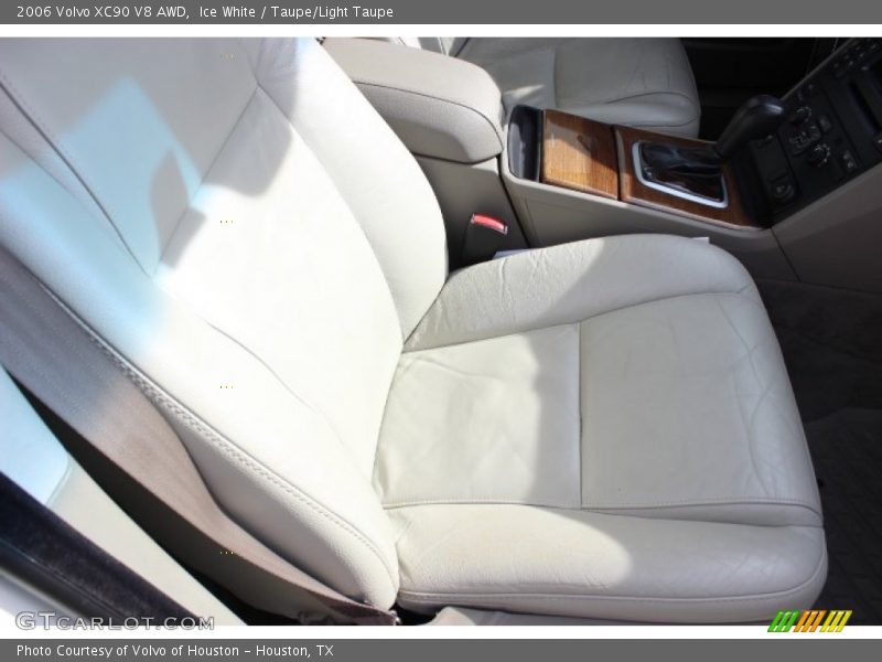 Ice White / Taupe/Light Taupe 2006 Volvo XC90 V8 AWD