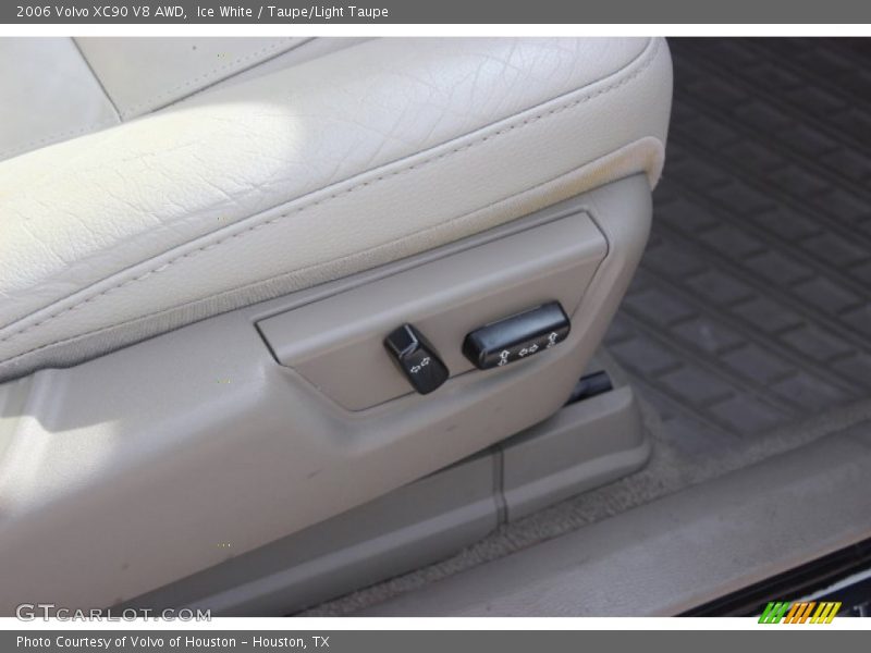 Ice White / Taupe/Light Taupe 2006 Volvo XC90 V8 AWD