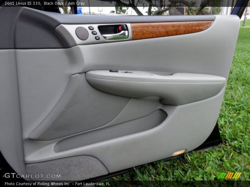 Black Onyx / Ash Gray 2005 Lexus ES 330