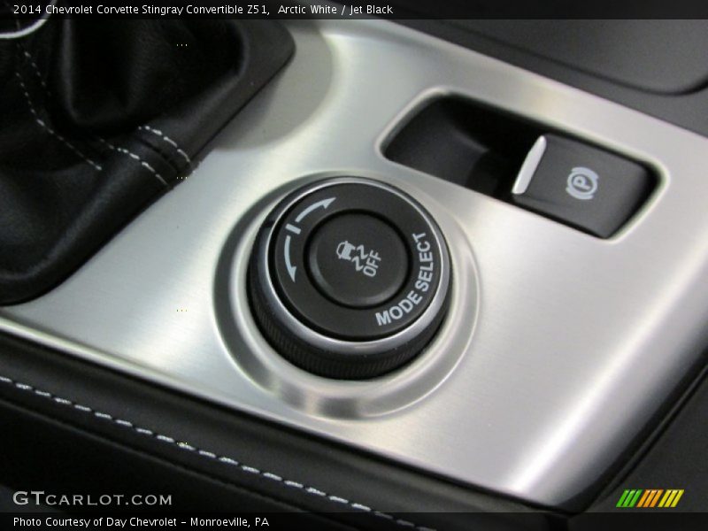 Controls of 2014 Corvette Stingray Convertible Z51