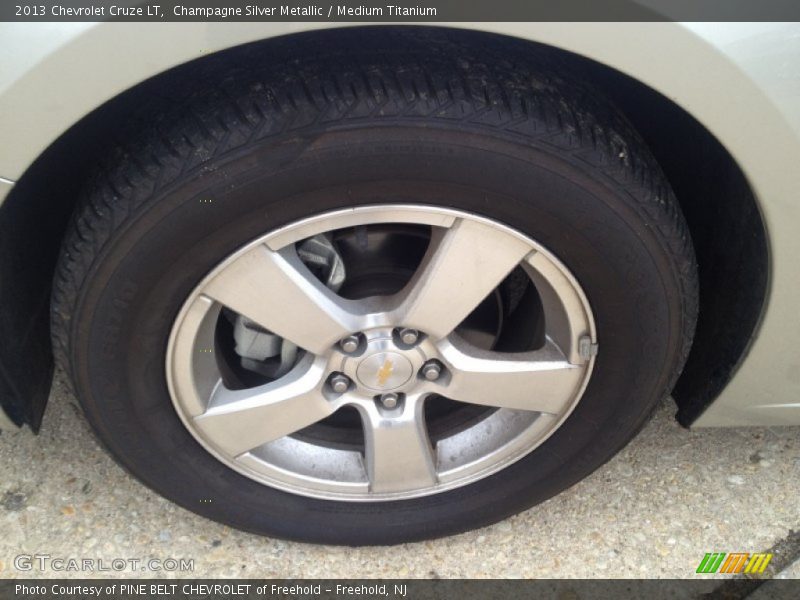 Champagne Silver Metallic / Medium Titanium 2013 Chevrolet Cruze LT