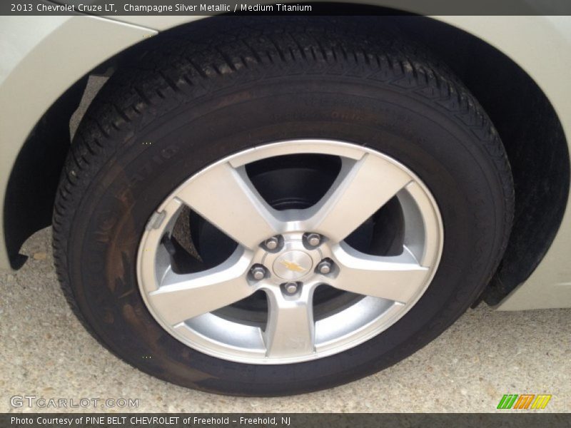 Champagne Silver Metallic / Medium Titanium 2013 Chevrolet Cruze LT