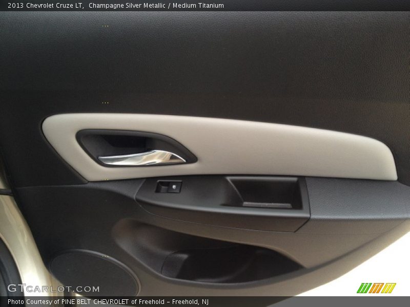 Champagne Silver Metallic / Medium Titanium 2013 Chevrolet Cruze LT