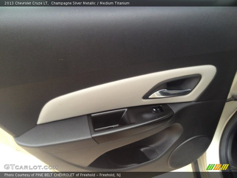 Champagne Silver Metallic / Medium Titanium 2013 Chevrolet Cruze LT