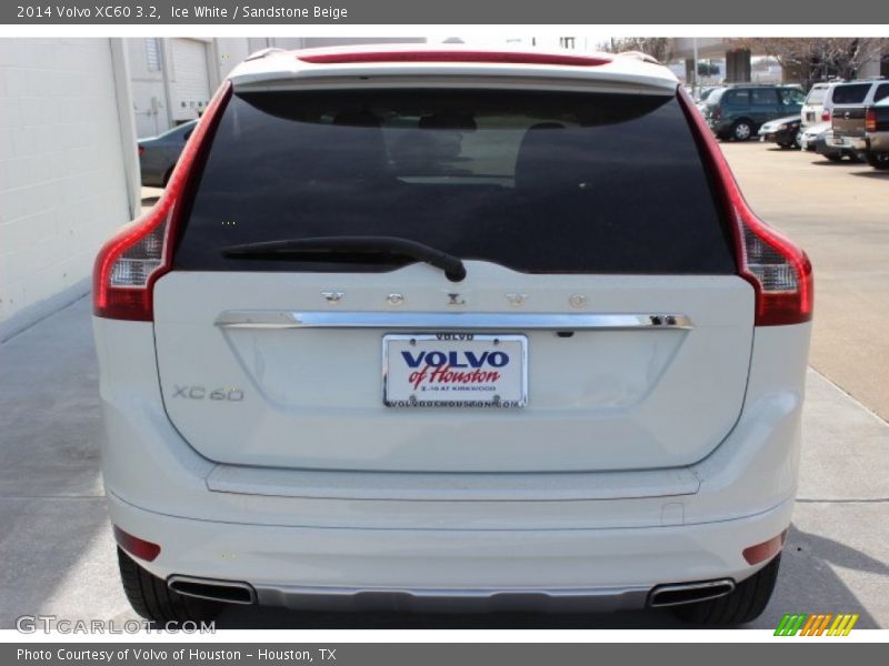 Ice White / Sandstone Beige 2014 Volvo XC60 3.2