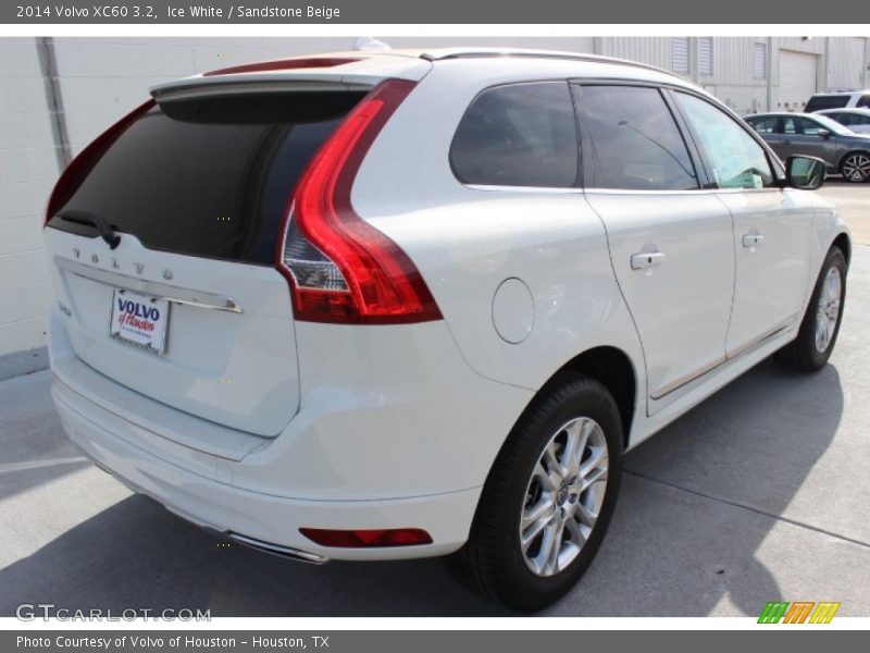 Ice White / Sandstone Beige 2014 Volvo XC60 3.2