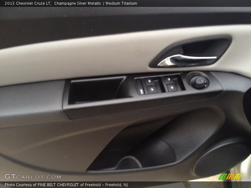 Champagne Silver Metallic / Medium Titanium 2013 Chevrolet Cruze LT