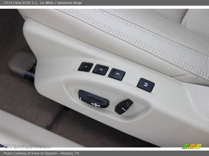 Ice White / Sandstone Beige 2014 Volvo XC60 3.2