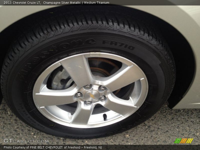 Champagne Silver Metallic / Medium Titanium 2013 Chevrolet Cruze LT