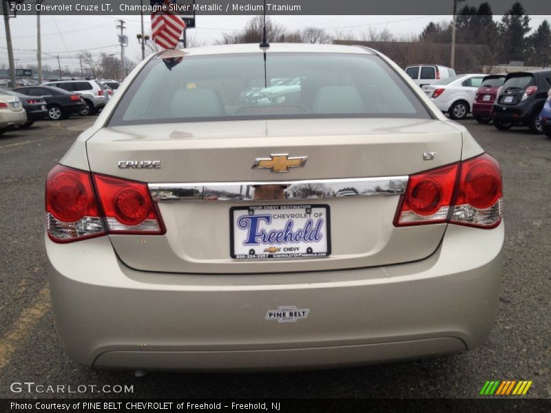 Champagne Silver Metallic / Medium Titanium 2013 Chevrolet Cruze LT