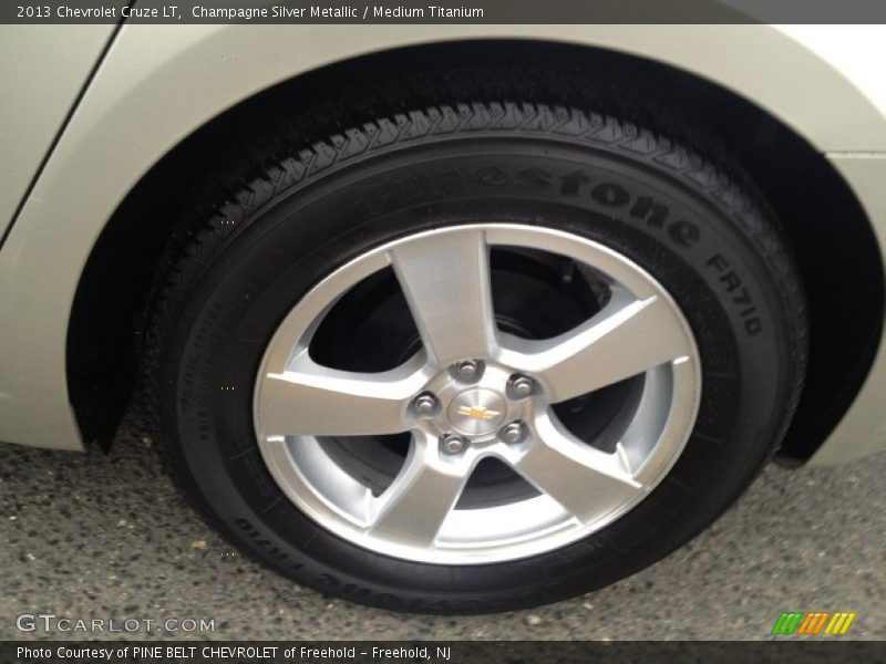 Champagne Silver Metallic / Medium Titanium 2013 Chevrolet Cruze LT