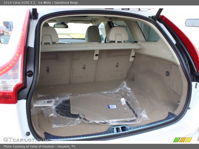 Ice White / Sandstone Beige 2014 Volvo XC60 3.2