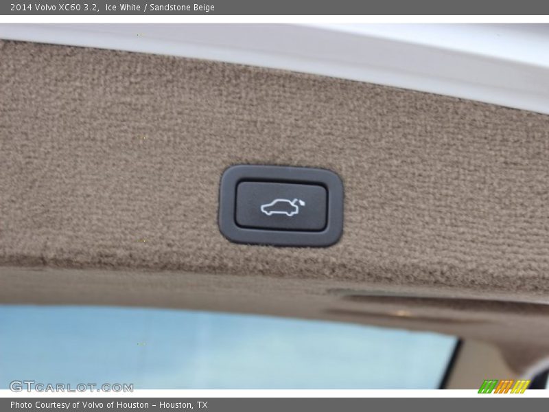 Ice White / Sandstone Beige 2014 Volvo XC60 3.2