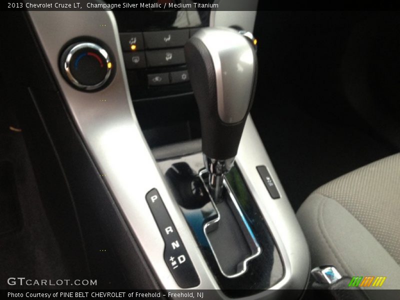 Champagne Silver Metallic / Medium Titanium 2013 Chevrolet Cruze LT