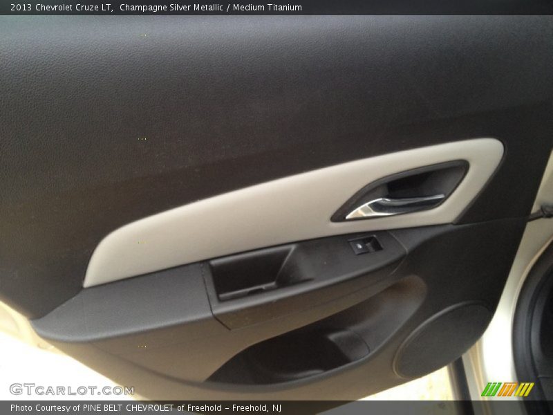 Champagne Silver Metallic / Medium Titanium 2013 Chevrolet Cruze LT