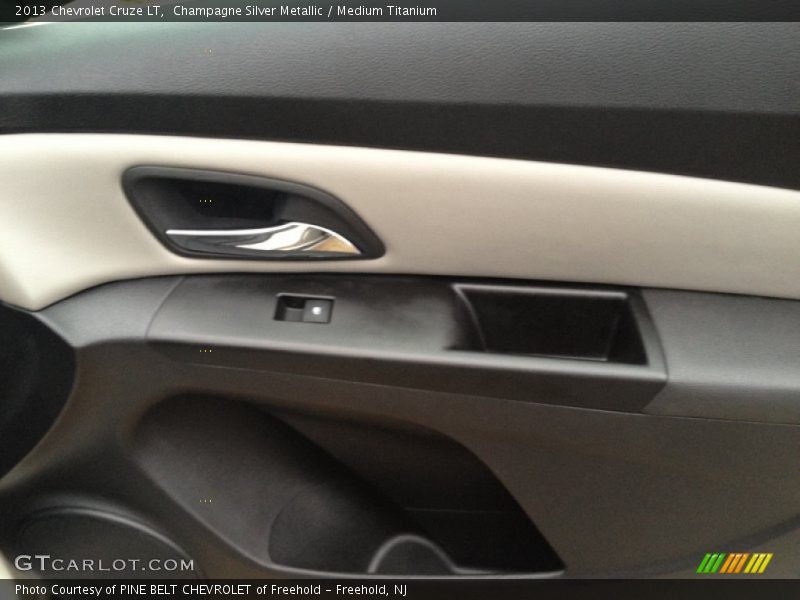 Champagne Silver Metallic / Medium Titanium 2013 Chevrolet Cruze LT
