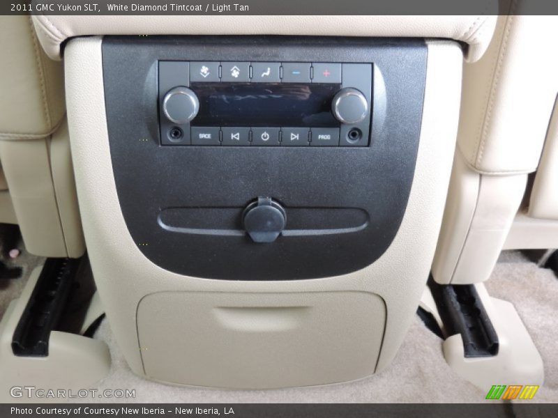 White Diamond Tintcoat / Light Tan 2011 GMC Yukon SLT