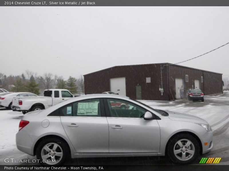 Silver Ice Metallic / Jet Black 2014 Chevrolet Cruze LT