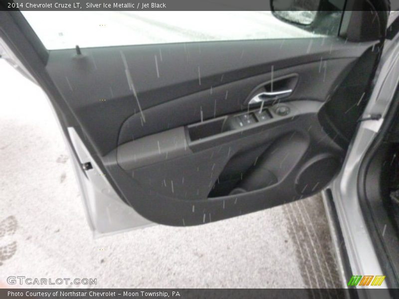 Silver Ice Metallic / Jet Black 2014 Chevrolet Cruze LT