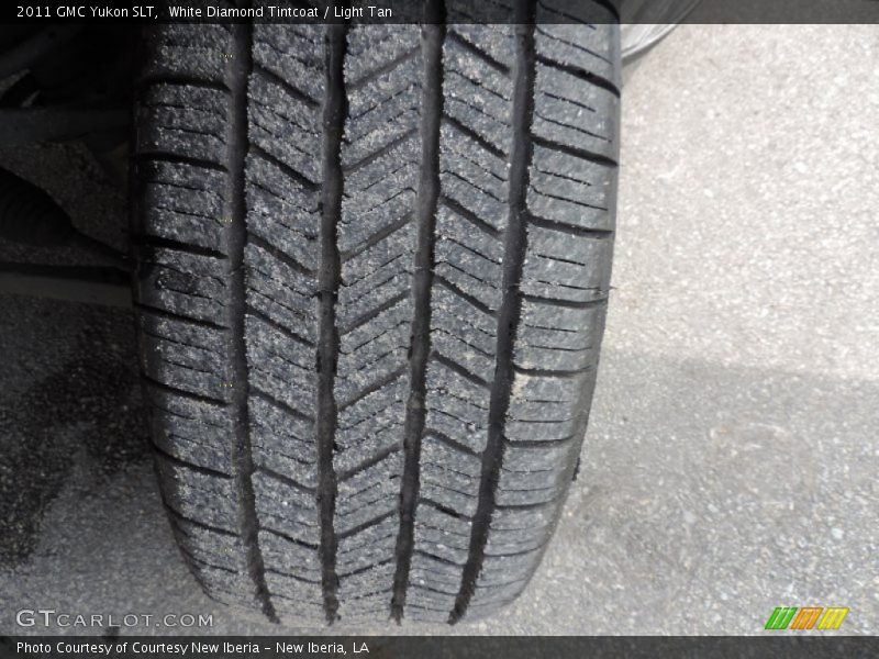 White Diamond Tintcoat / Light Tan 2011 GMC Yukon SLT