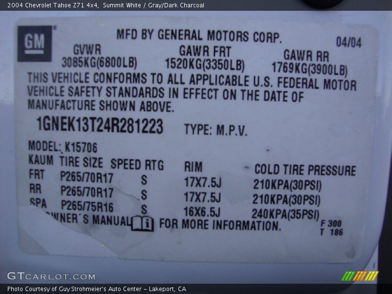 Summit White / Gray/Dark Charcoal 2004 Chevrolet Tahoe Z71 4x4