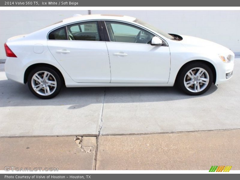 Ice White / Soft Beige 2014 Volvo S60 T5