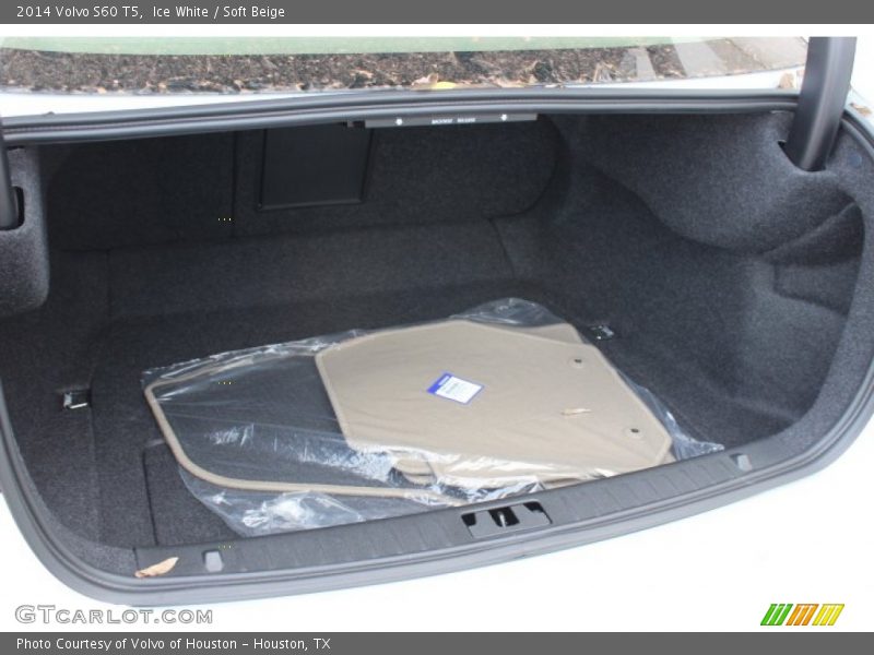 Ice White / Soft Beige 2014 Volvo S60 T5