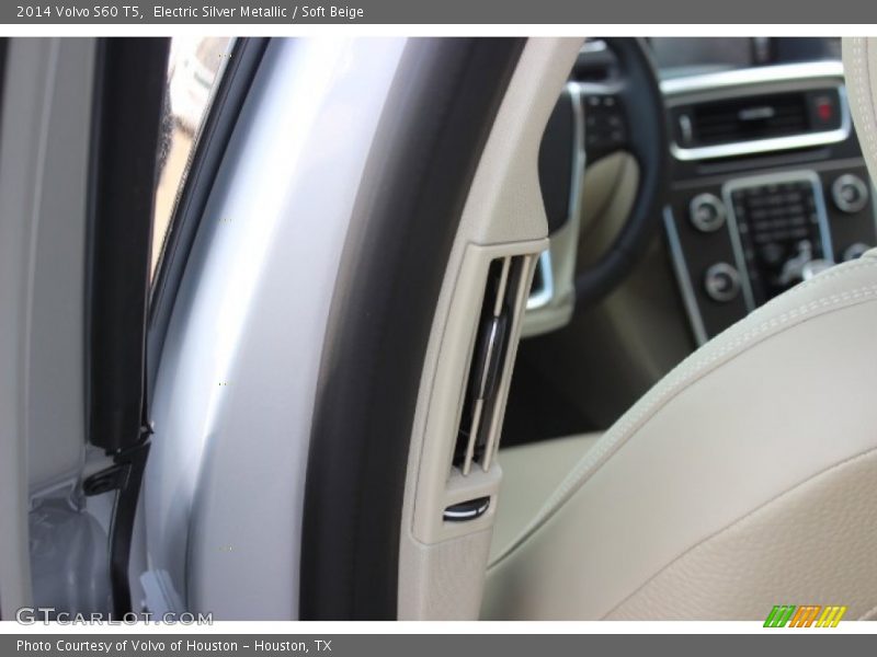Electric Silver Metallic / Soft Beige 2014 Volvo S60 T5