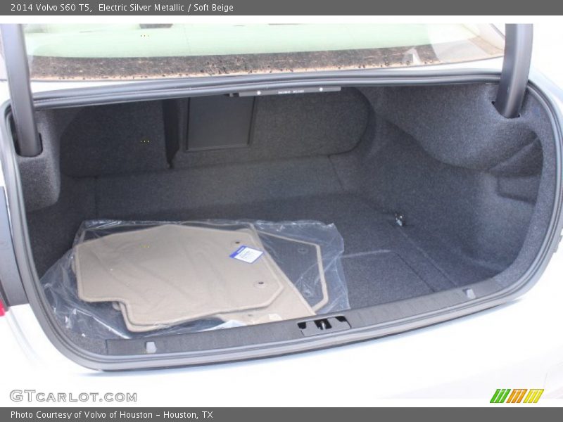 Electric Silver Metallic / Soft Beige 2014 Volvo S60 T5