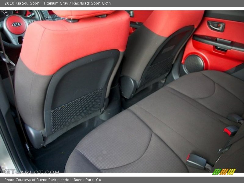 Titanium Gray / Red/Black Sport Cloth 2010 Kia Soul Sport