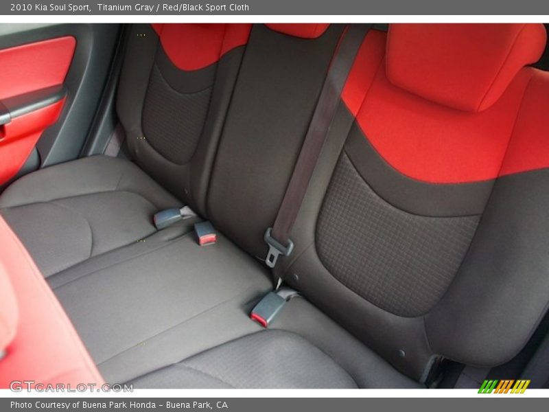 Titanium Gray / Red/Black Sport Cloth 2010 Kia Soul Sport