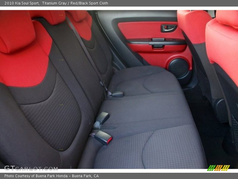 Titanium Gray / Red/Black Sport Cloth 2010 Kia Soul Sport