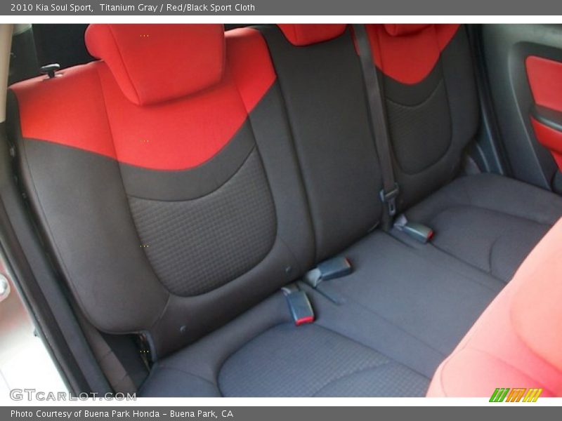 Titanium Gray / Red/Black Sport Cloth 2010 Kia Soul Sport