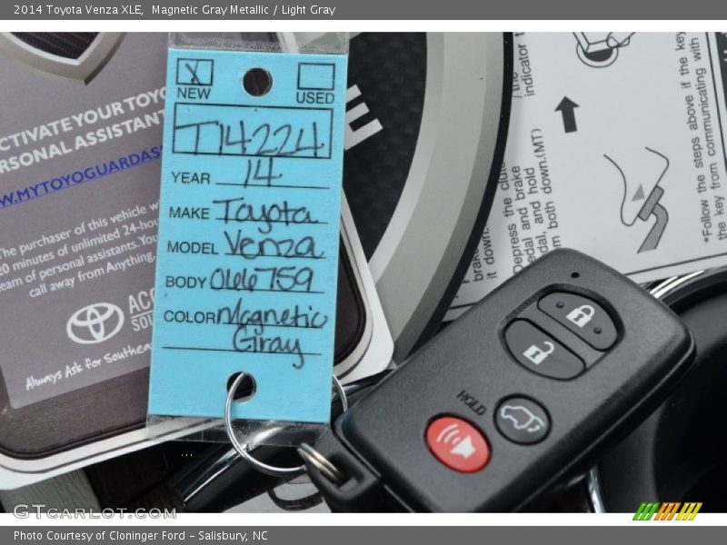 Magnetic Gray Metallic / Light Gray 2014 Toyota Venza XLE