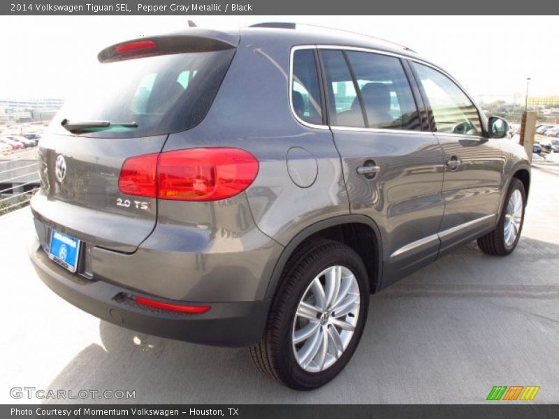 Pepper Gray Metallic / Black 2014 Volkswagen Tiguan SEL