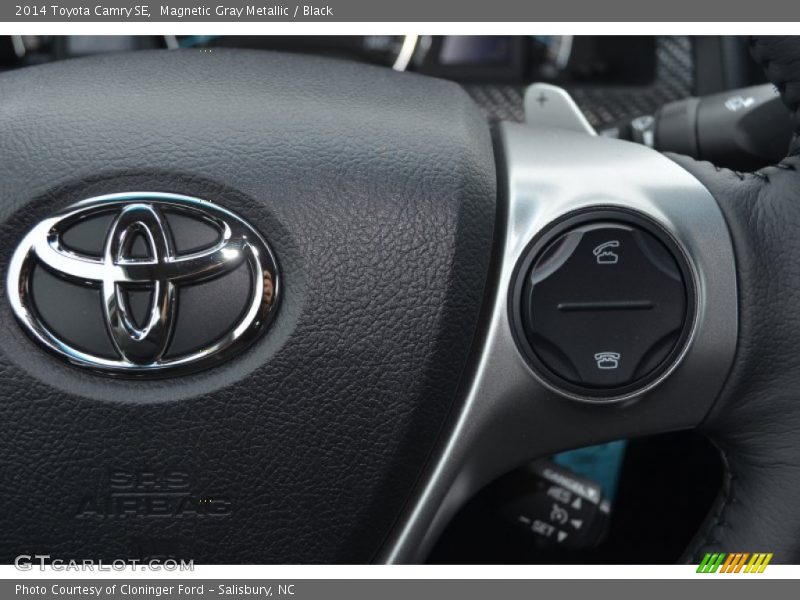 Magnetic Gray Metallic / Black 2014 Toyota Camry SE
