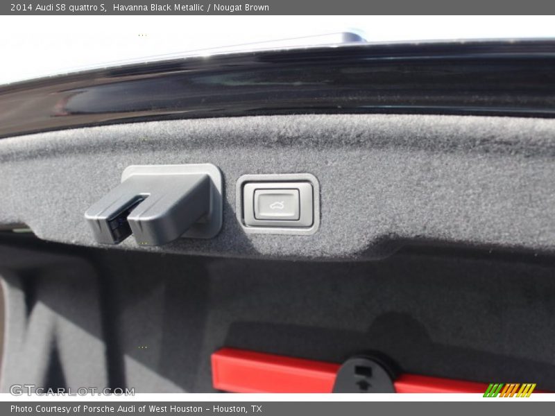 Havanna Black Metallic / Nougat Brown 2014 Audi S8 quattro S