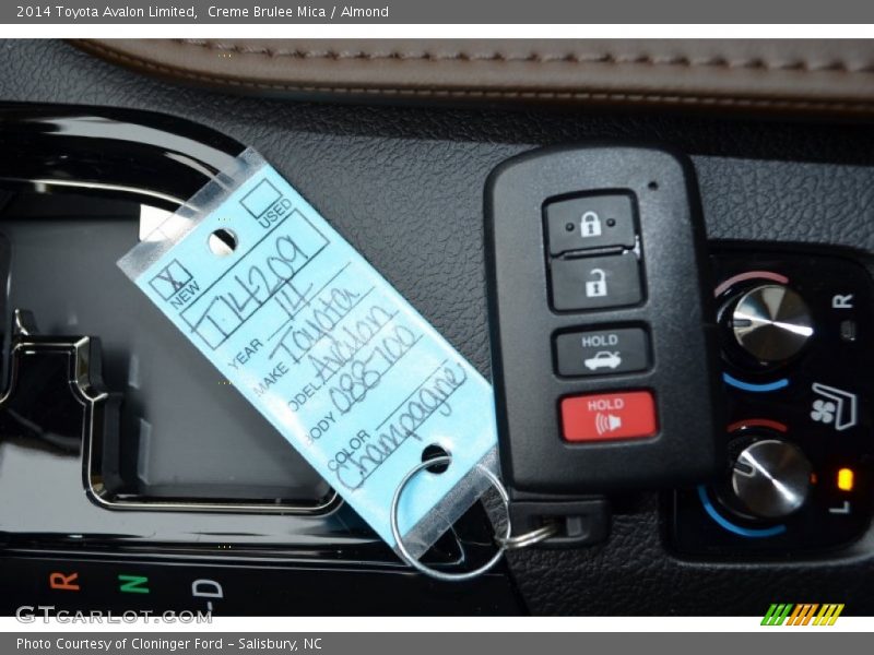Creme Brulee Mica / Almond 2014 Toyota Avalon Limited