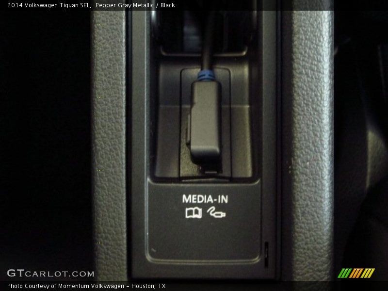Pepper Gray Metallic / Black 2014 Volkswagen Tiguan SEL