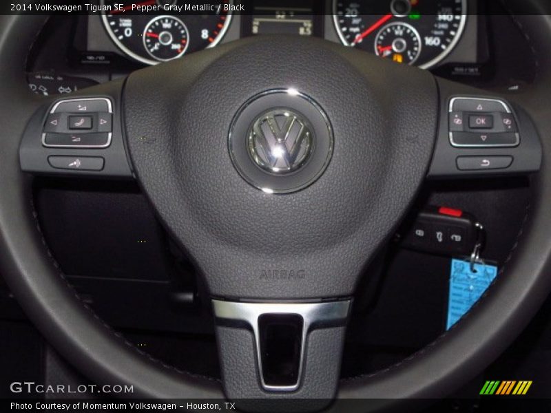 Pepper Gray Metallic / Black 2014 Volkswagen Tiguan SE