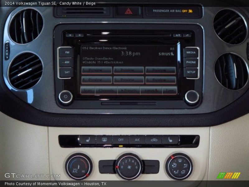 Candy White / Beige 2014 Volkswagen Tiguan SE