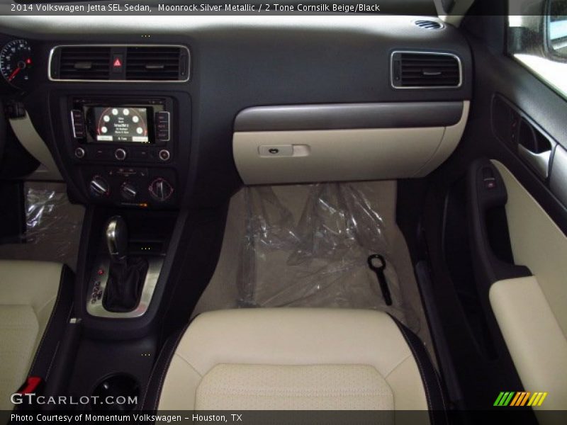 Moonrock Silver Metallic / 2 Tone Cornsilk Beige/Black 2014 Volkswagen Jetta SEL Sedan