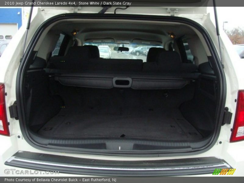 Stone White / Dark Slate Gray 2010 Jeep Grand Cherokee Laredo 4x4