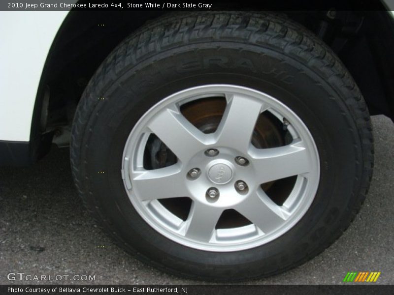 Stone White / Dark Slate Gray 2010 Jeep Grand Cherokee Laredo 4x4