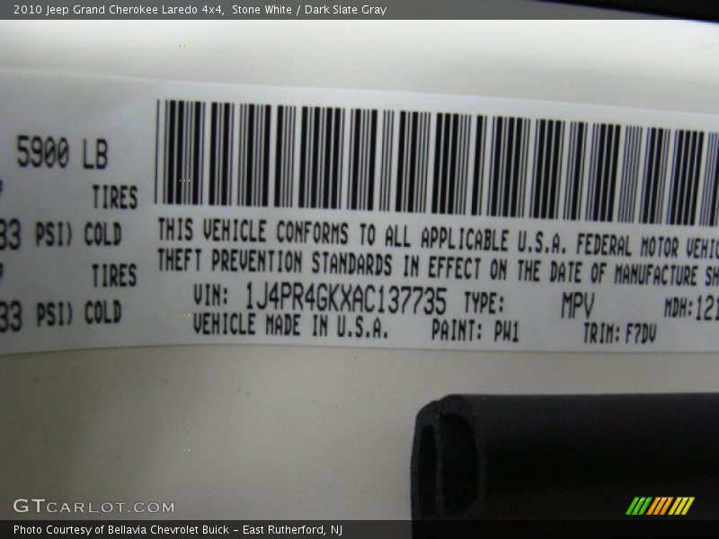 Stone White / Dark Slate Gray 2010 Jeep Grand Cherokee Laredo 4x4