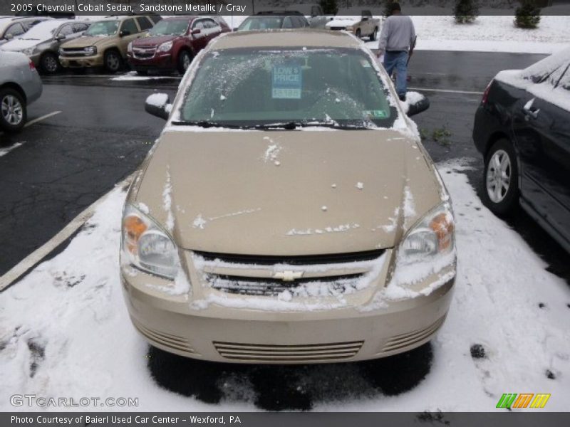 Sandstone Metallic / Gray 2005 Chevrolet Cobalt Sedan